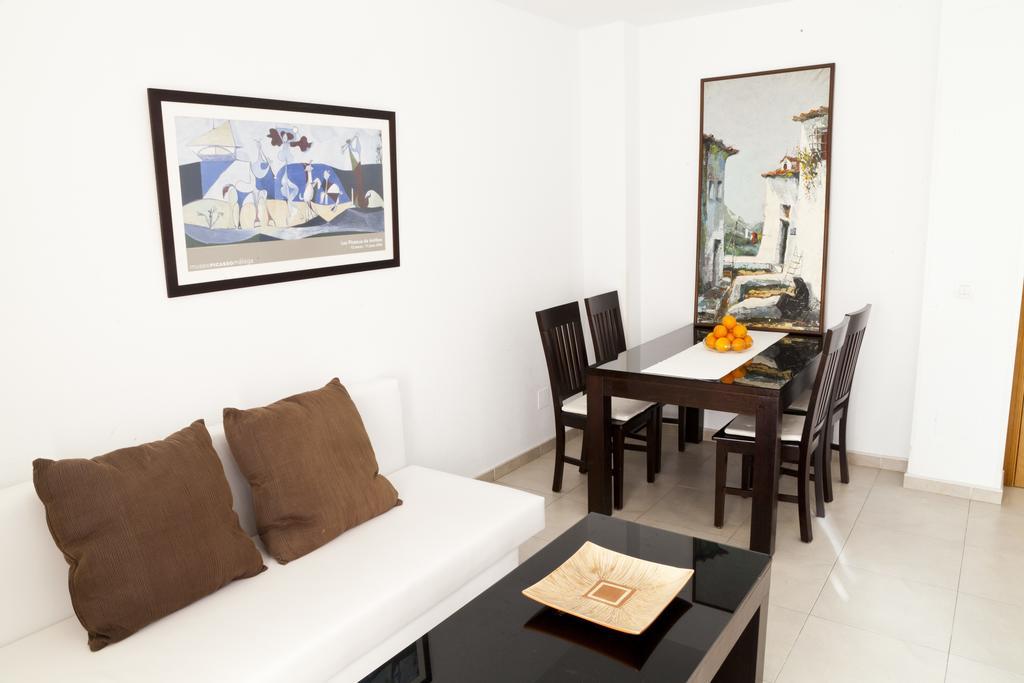 Apartamentos Carolina Torremolinos Ruang foto