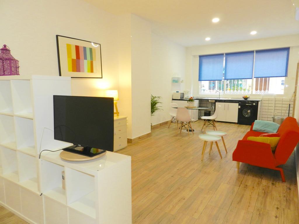 Apartamentos Carolina Torremolinos Bagian luar foto