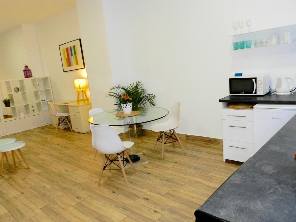 Apartamentos Carolina Torremolinos Bagian luar foto